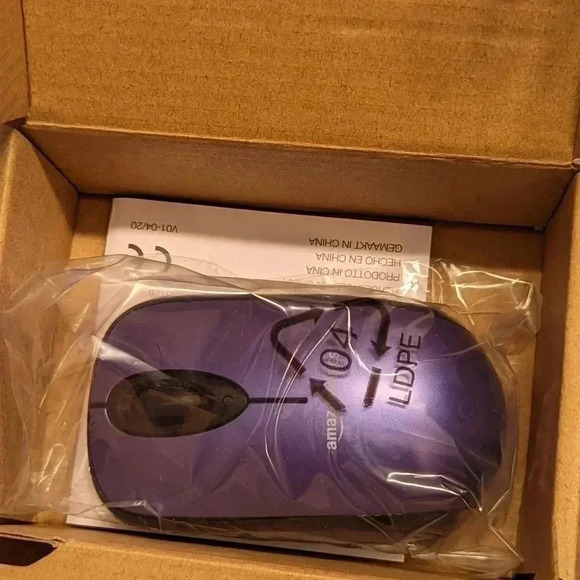 Amazon Basics Wireless Computer Mouse with USB Nano Receiver Purple - Picture 3 of 9